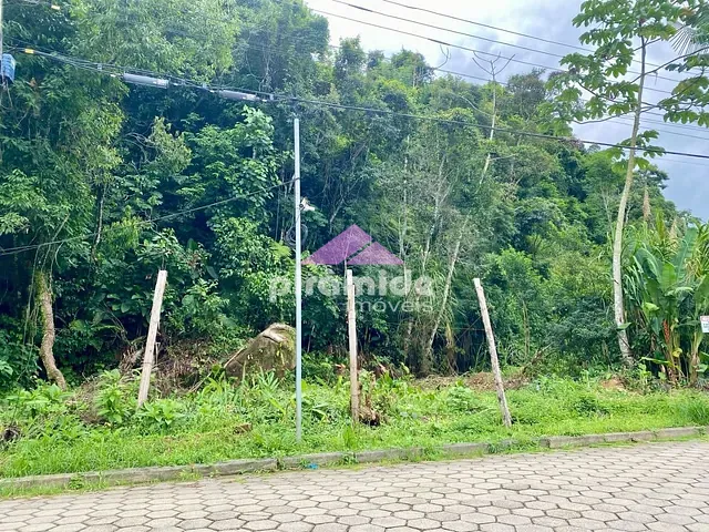 Terreno com 303m², à venda, no bairro Verde Mar em Caraguatatuba