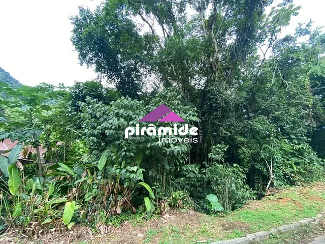 Terreno com 360m², à venda, no bairro Cocanha em Caraguatatuba