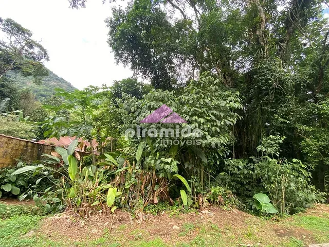 Terreno com 360m², à venda, no bairro Cocanha em Caraguatatuba
