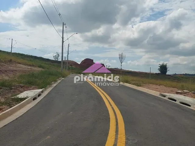 Terreno com 337m², à venda, no bairro Putim em São José dos Campos