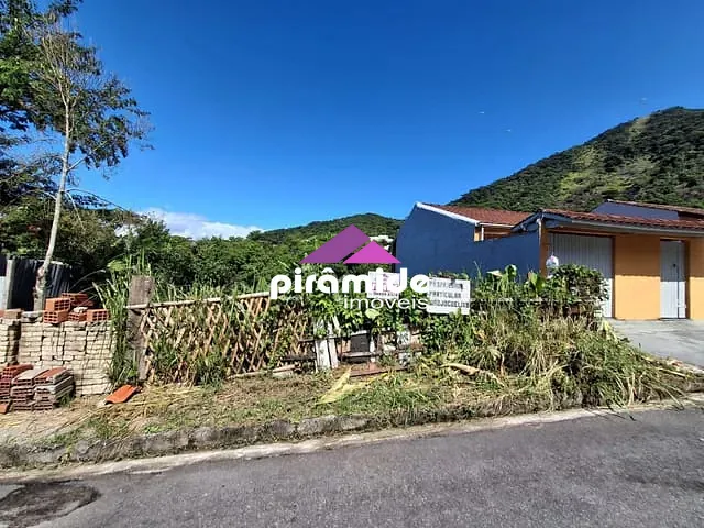 Terreno com 360m², à venda, no bairro Cidade Jardim em Caraguatatuba