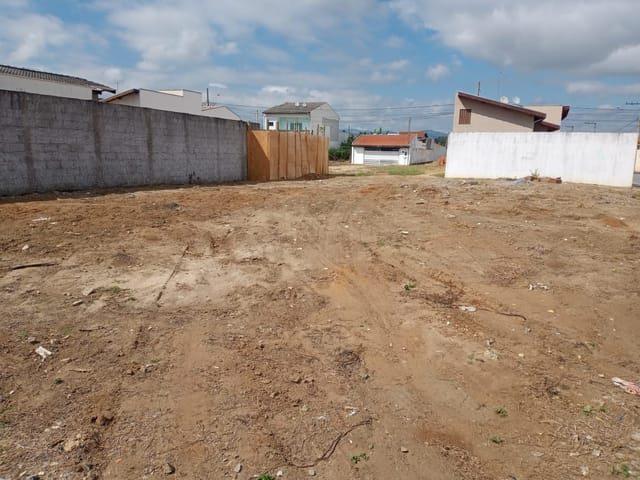 Terreno com 208m², à venda, no bairro Parque das Palmeiras em Pindamonhangaba