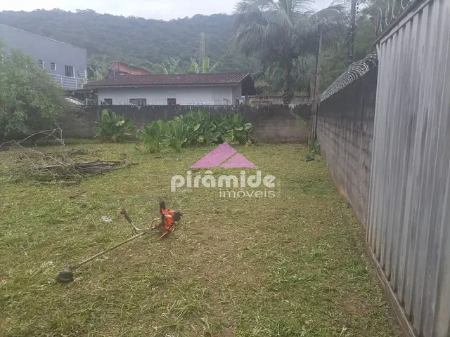 Terreno com 500m², à venda, no bairro Jardim do Sol em Caraguatatuba
