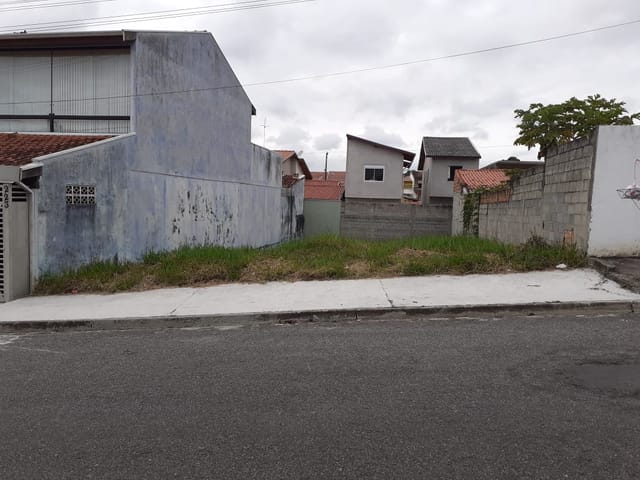 Terreno com 250m², à venda, no bairro Residencial Mombaça em Pindamonhangaba