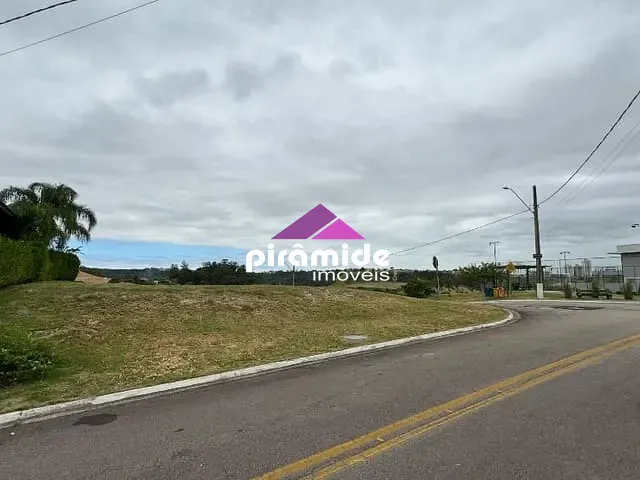 Terreno com 806m², à venda, no bairro Jardim Torrao de Ouro em São José dos Campos