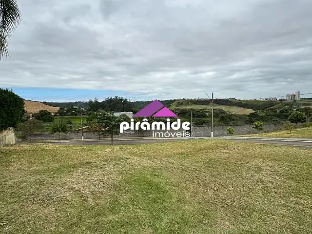 Terreno com 806m², à venda, no bairro Jardim Torrao de Ouro em São José dos Campos