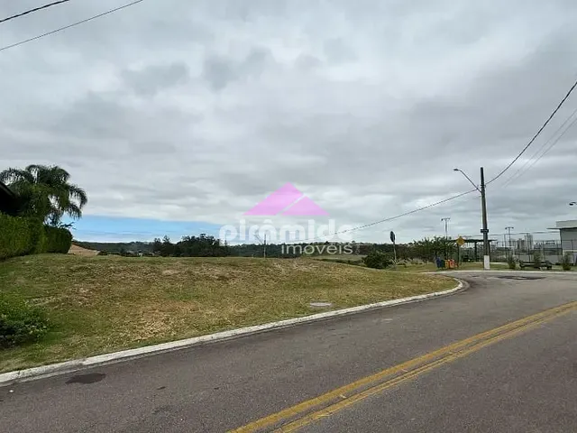 Terreno com 806m², à venda, no bairro Jardim Torrao de Ouro em São José dos Campos