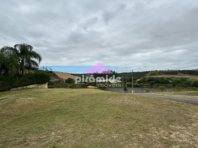 Terreno com 806m², à venda, no bairro Jardim Torrao de Ouro em São José dos Campos