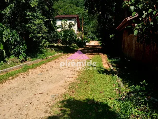 Terreno com 360m², à venda, no bairro Cocanha em Caraguatatuba