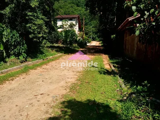 Terreno com 360m², à venda, no bairro Cocanha em Caraguatatuba