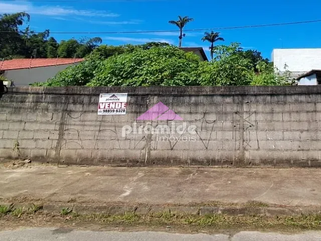 Terreno com 300m², à venda, no bairro Massaguaçu em Caraguatatuba