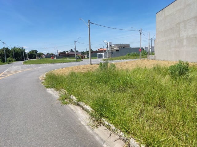 Terreno com 215m², à venda, no bairro Areao em Taubaté