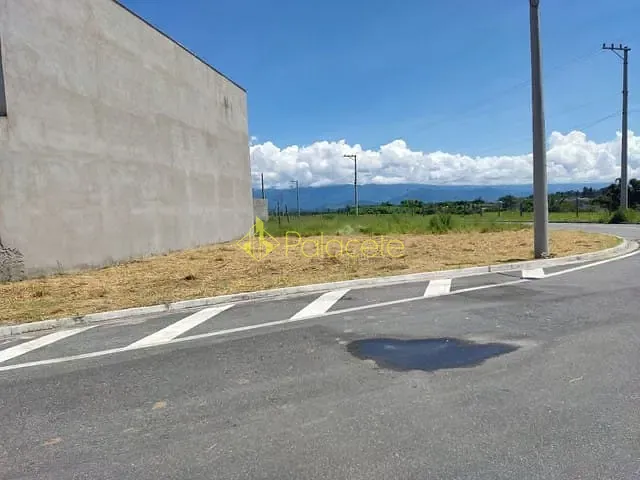 Terreno com 215m², à venda, no bairro Areao em Taubaté