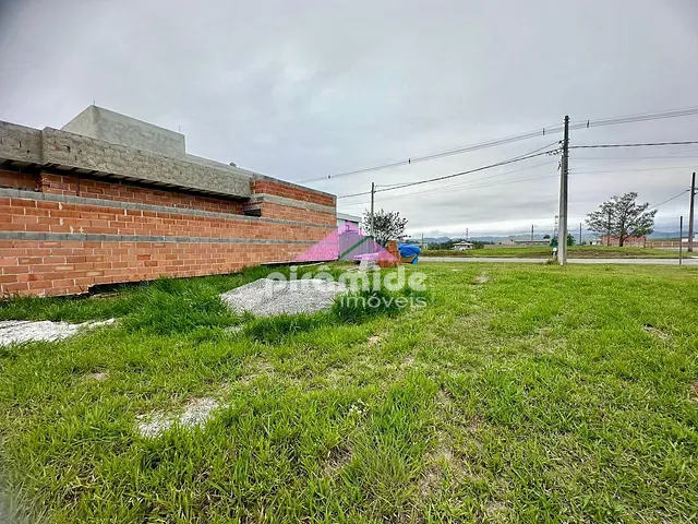 Terreno com 377m², à venda, no bairro Condomínio Bellavittá em Caçapava