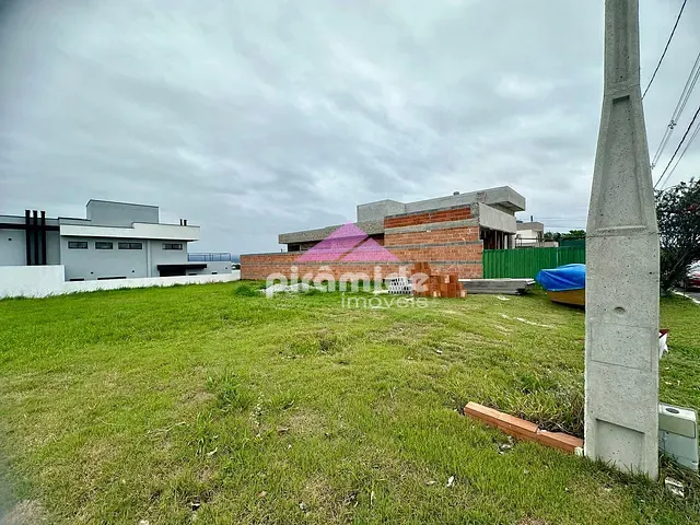 Terreno com 377m², à venda, no bairro Condomínio Bellavittá em Caçapava