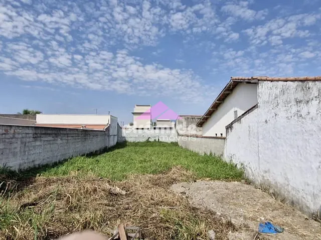 Terreno com 343m², à venda, no bairro Golfinhos em Caraguatatuba