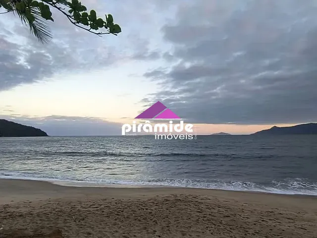 Terreno com 1000m², à venda, no bairro Praia das Palmeiras em Caraguatatuba