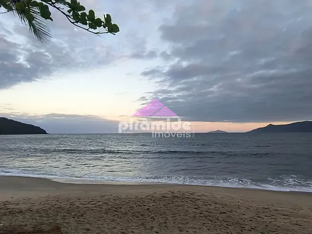 Terreno com 1000m², à venda, no bairro Praia das Palmeiras em Caraguatatuba