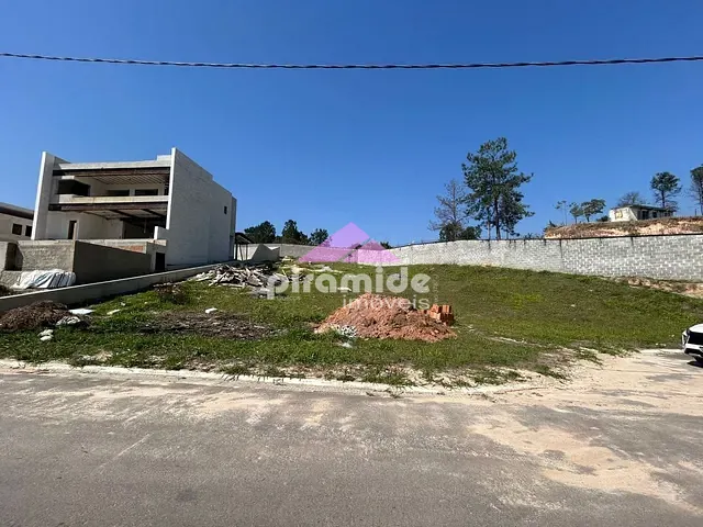 Terreno com 833m², à venda, no bairro Torrão de Ouro em São José dos Campos