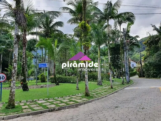 Terreno com 490m², à venda, no bairro Massaguaçu em Caraguatatuba