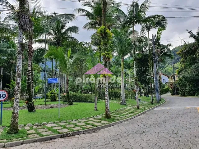 Terreno com 490m², à venda, no bairro Massaguaçu em Caraguatatuba