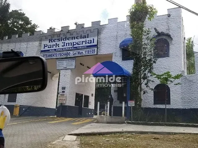 Terreno com 490m², à venda, no bairro Massaguaçu em Caraguatatuba