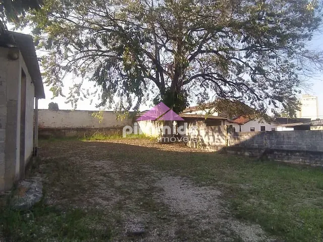 Terreno com 330m², à venda, no bairro Centro em São José dos Campos