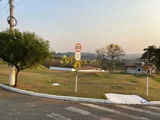 Terreno com 275m², à venda, no bairro Chácaras Cataguá em Taubaté