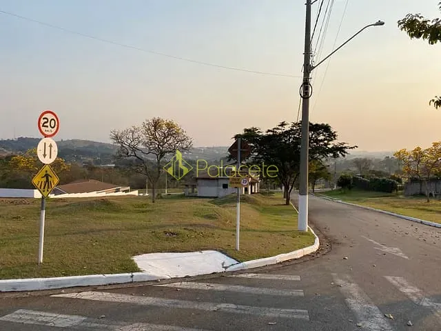 Terreno com 275m², à venda, no bairro Chácaras Cataguá em Taubaté