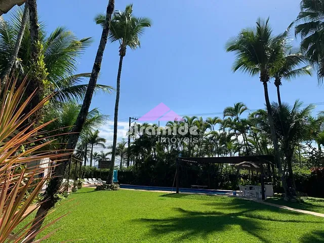 Terreno com 3481m², à venda, no bairro Praia das Palmeiras em Caraguatatuba
