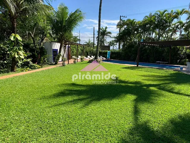 Terreno com 3481m², à venda, no bairro Praia das Palmeiras em Caraguatatuba