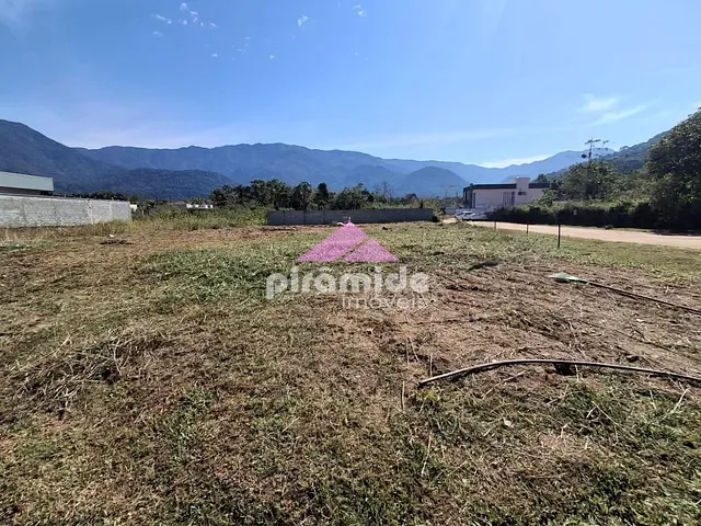 Terreno com 458m², à venda, no bairro Mar Verde II em Caraguatatuba