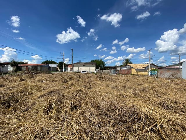 Terreno com 300m², à venda, no bairro Jardim Regina em Pindamonhangaba