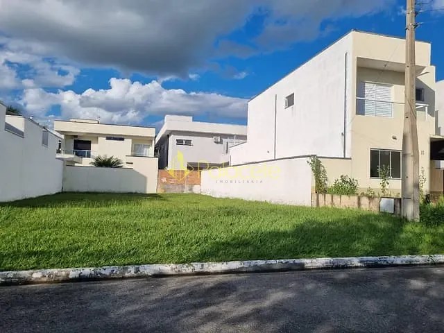 Terreno com 300m², à venda, no bairro Centro em Tremembé