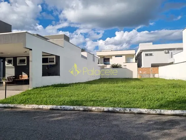 Terreno com 300m², à venda, no bairro Centro em Tremembé