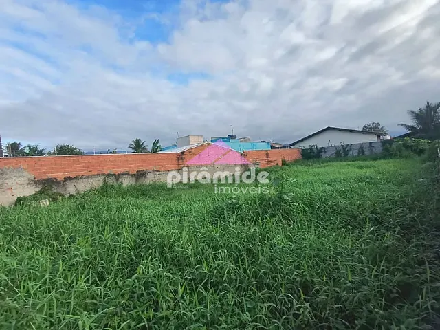 Terreno com 560m², à venda, no bairro Praia das Palmeiras em Caraguatatuba