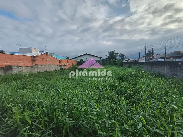 Terreno com 560m², à venda, no bairro Praia das Palmeiras em Caraguatatuba