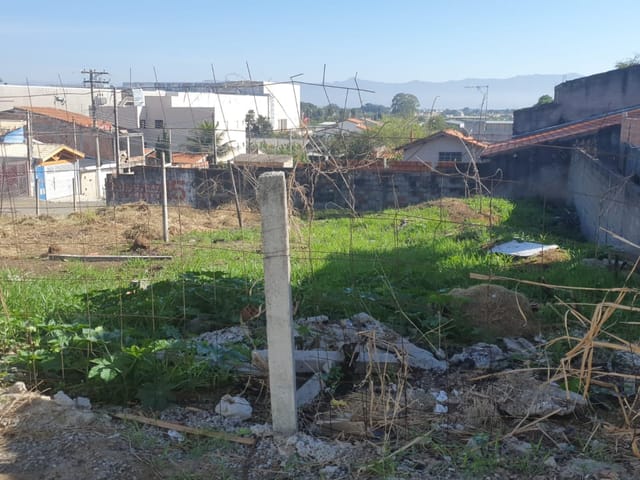 Terreno com 250m², à venda, no bairro Residencial Estoril em Taubaté