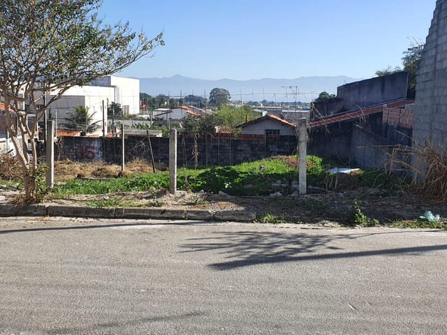 Terreno com 250m², à venda, no bairro Residencial Estoril em Taubaté