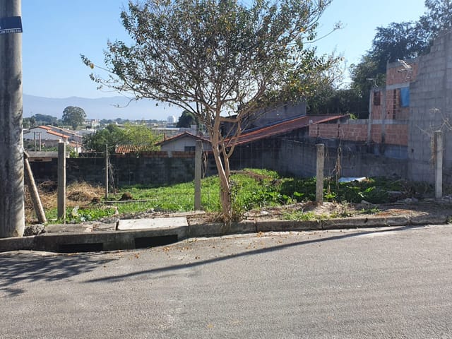 Terreno com 250m², à venda, no bairro Residencial Estoril em Taubaté