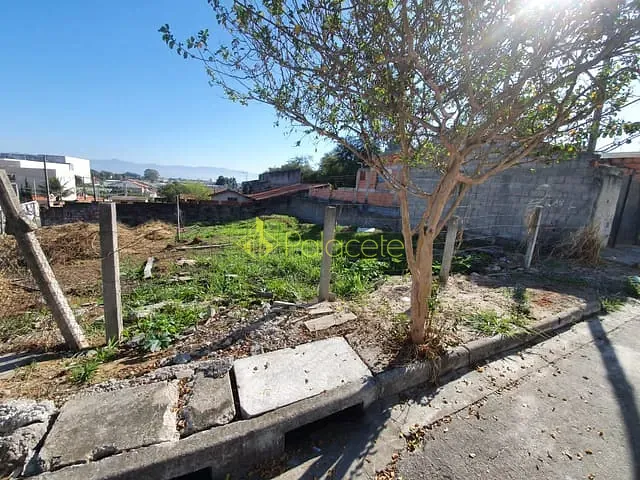 Terreno com 250m², à venda, no bairro Residencial Estoril em Taubaté