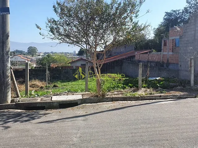 Terreno com 250m², à venda, no bairro Residencial Estoril em Taubaté
