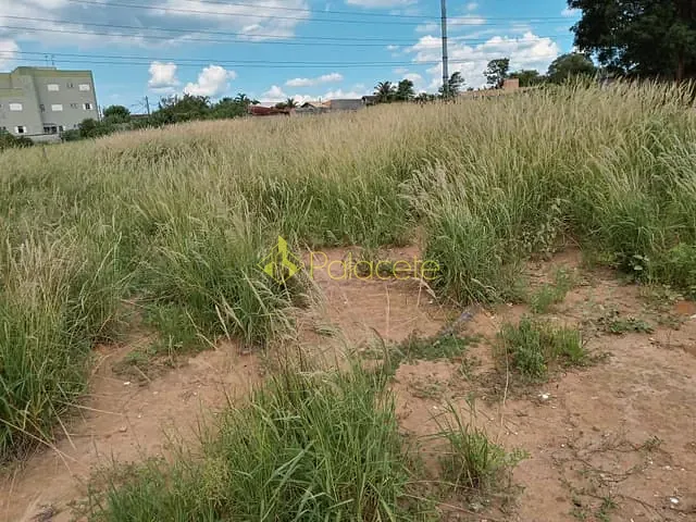 Terreno com 2938m², à venda, no bairro Esplanada Independência em Taubaté