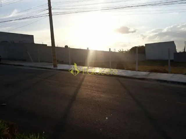 Terreno com 1000m², à venda, no bairro Residencial Estoril em Taubaté