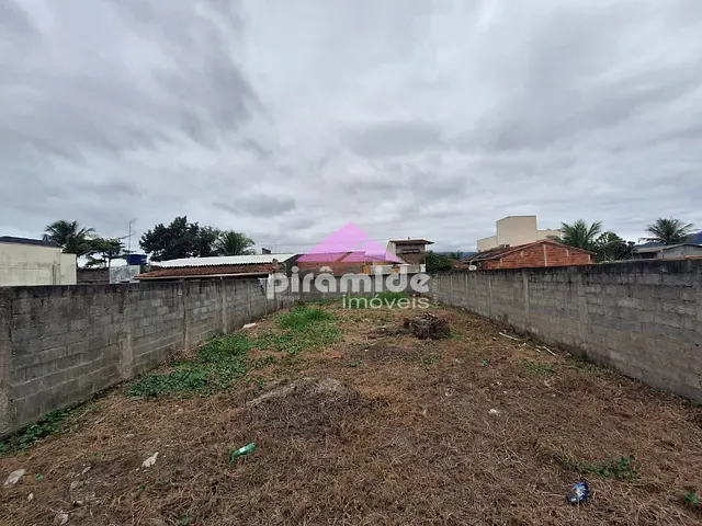 Terreno com 250m², à venda, no bairro Pontal de Santa Marina em Caraguatatuba