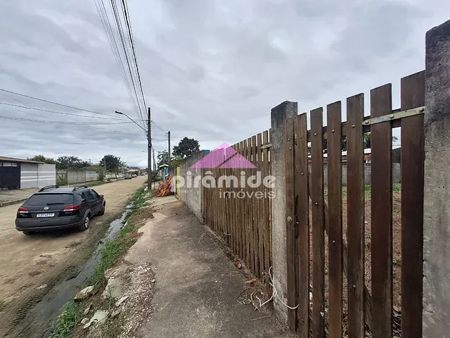 Terreno com 250m², à venda, no bairro Pontal de Santa Marina em Caraguatatuba