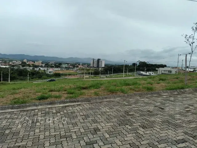 Terreno com 360m², à venda, no bairro Jardim Maria Cândida em Caçapava
