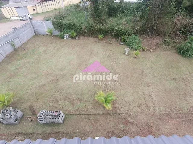 Terreno com 486m², à venda, no bairro Jardim Tarumãs em Caraguatatuba