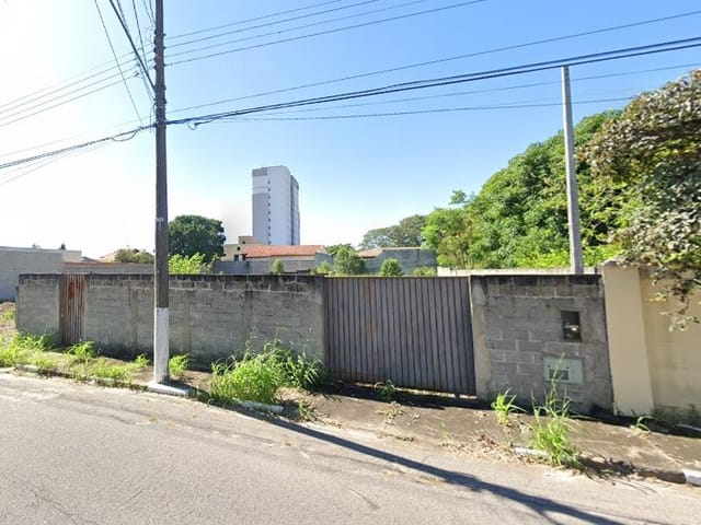 Terreno com 720m², à venda, no bairro Jardim Residencial Doutor Lessa em Pindamonhangaba