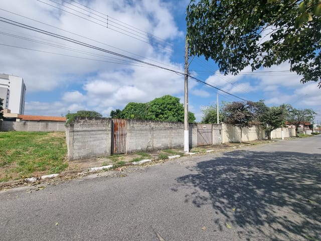 Terreno com 720m², à venda, no bairro Jardim Residencial Doutor Lessa em Pindamonhangaba